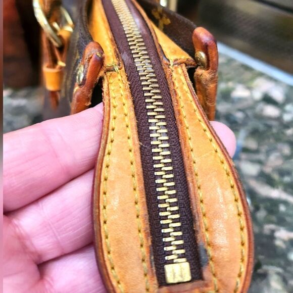 Louis Vuitton Monogram Popincourt Handbag - Picture 9 of 14